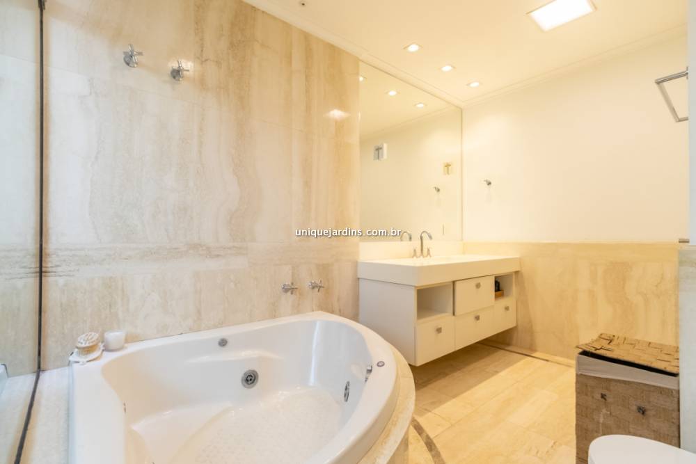 Apartamento à venda na Avenida Dra. Ruth CardosoAlto de Pinheiros - 999-apartamento-alto-de-pinheiros-sao-paulo-141725-11.jpg
