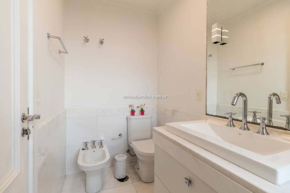 Apartamento à venda na Avenida Dra. Ruth CardosoAlto de Pinheiros - 999-apartamento-alto-de-pinheiros-sao-paulo-141726-17.jpg
