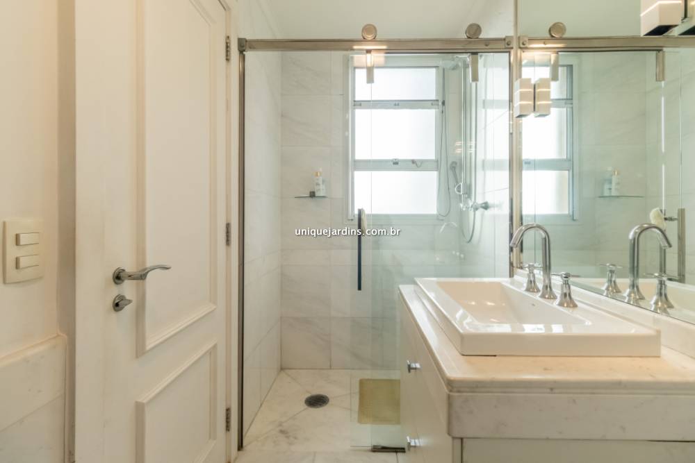 Apartamento à venda na Avenida Dra. Ruth CardosoAlto de Pinheiros - 999-apartamento-alto-de-pinheiros-sao-paulo-141902-1.jpg