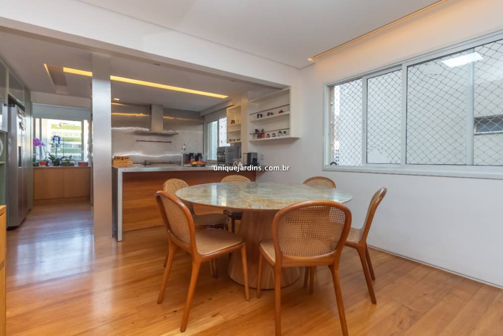 Apartamento à venda na Rua Jesuíno ArrudaItaim Bibi - apartamento-itaim-bibi-sao-paulo-133322-0.jpg