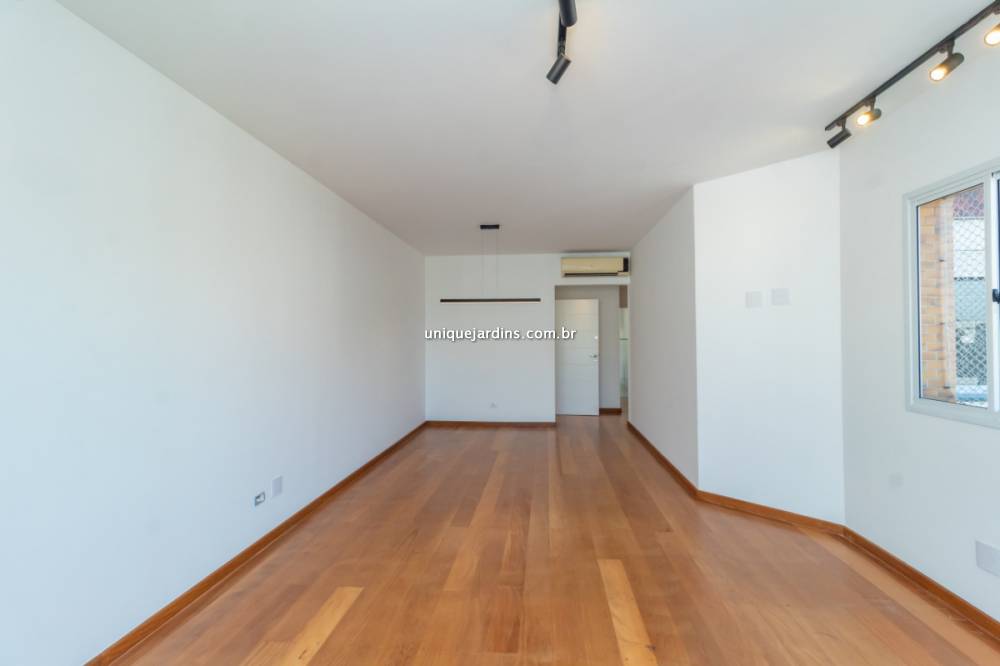 Apartamento à venda na Rua Pedroso AlvarengaItaim Bibi - apartamento-itaim-bibi-sao-paulo-092137-1.jpg