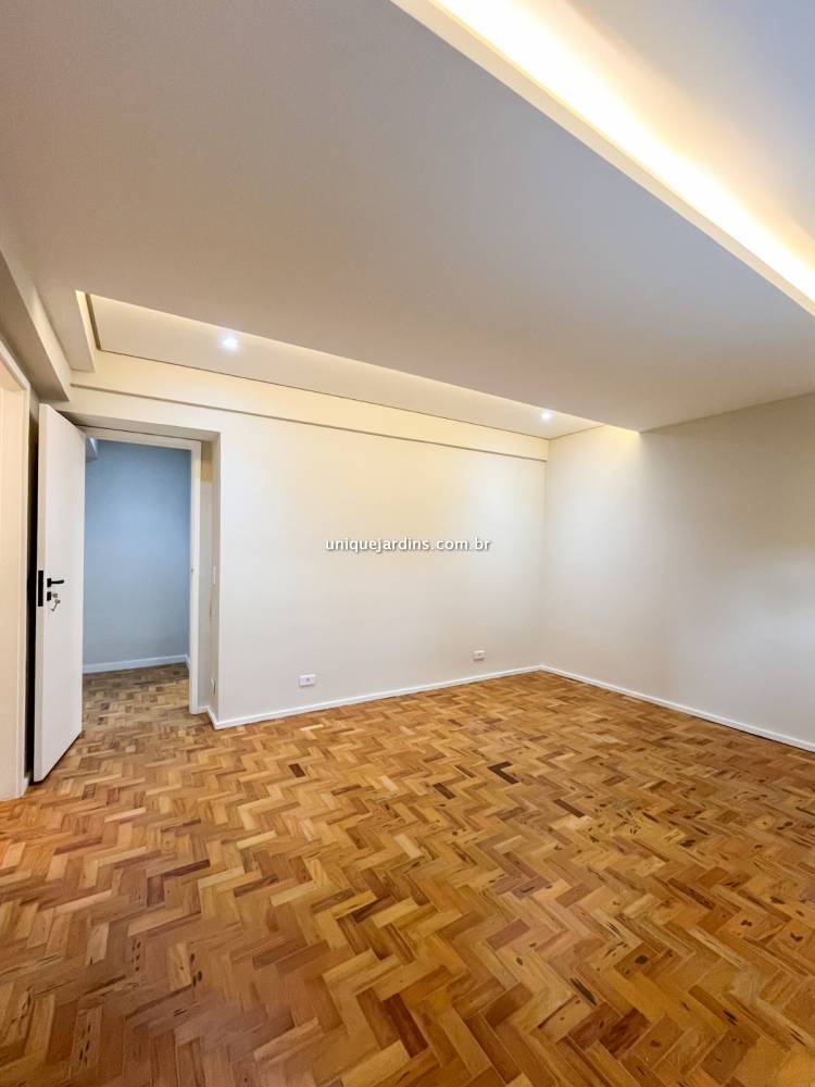 Apartamento à venda na Rua JapãoItaim Bibi - 999-apartamento-itaim-bibi-sao-paulo-121159-10.jpg