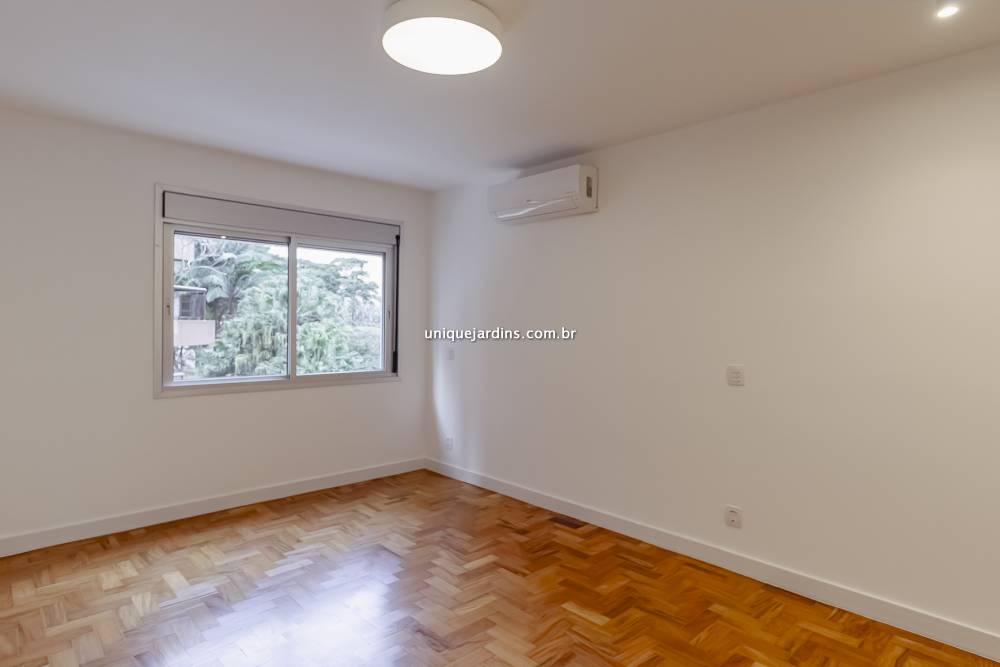 Apartamento à venda na Rua Pedroso AlvarengaItaim Bibi - apartamento-itaim-bibi-sao-paulo-084130-0.jpg