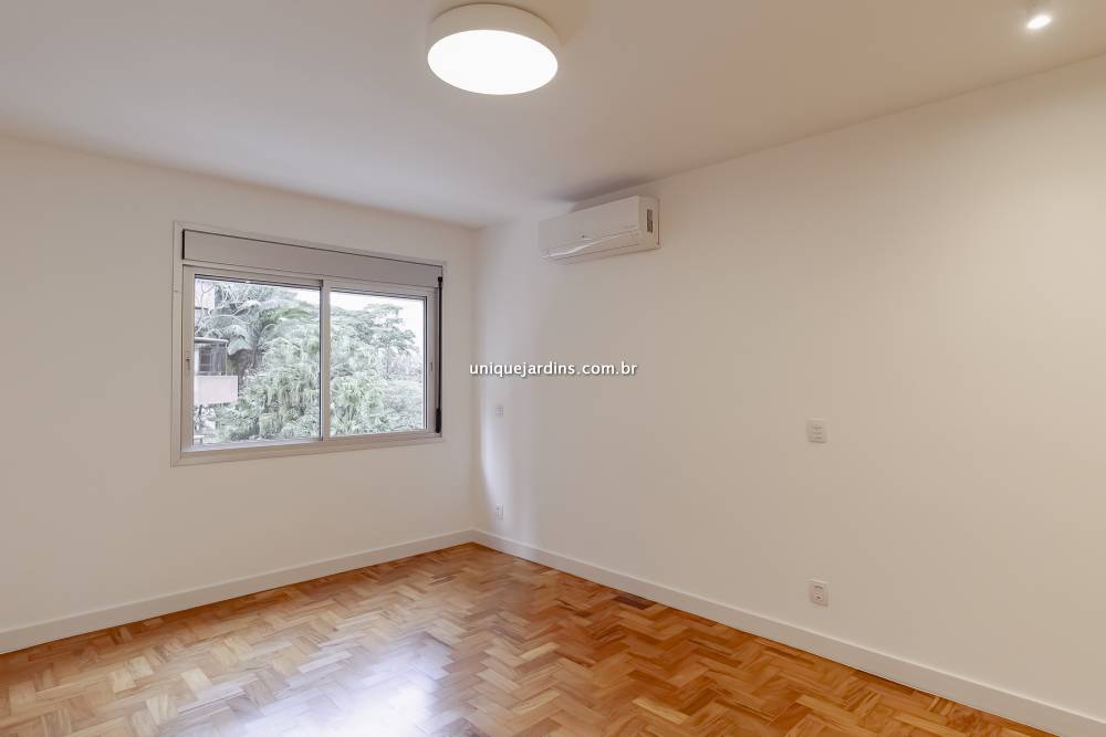 Apartamento à venda na Rua Pedroso AlvarengaItaim Bibi - apartamento-itaim-bibi-sao-paulo-084130-1.jpg