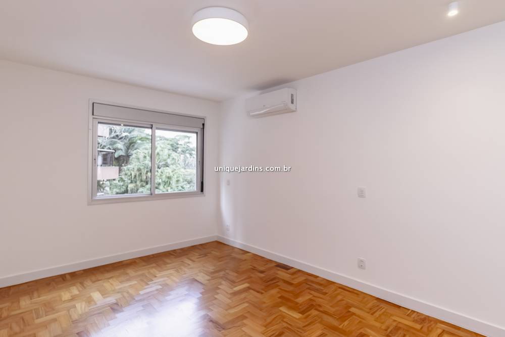 Apartamento à venda na Rua Pedroso AlvarengaItaim Bibi - apartamento-itaim-bibi-sao-paulo-084130-2.jpg