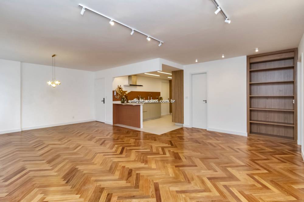 Apartamento à venda na Rua Pedroso AlvarengaItaim Bibi - apartamento-itaim-bibi-sao-paulo-084133-18.jpg