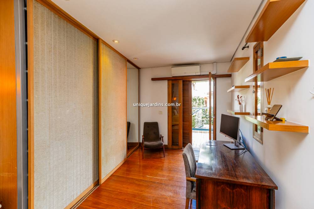 Casa Padrão à venda na Rua Prestes JoãoJardim Luzitânia - 999-casa-padrao-jardim-luzitania-sao-paulo-090747-2.jpg