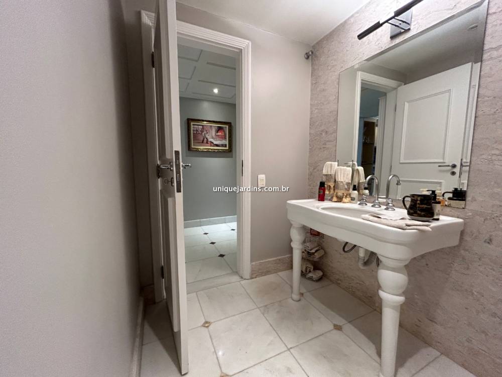 Apartamento à venda na Rua MaranhãoHigienópolis - 999-apartamento-higienopolis-sao-paulo-092541-2.jpg