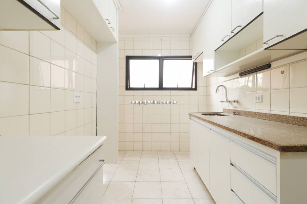 Apartamento à venda na Avenida Doutor Cardoso de MeloVila Olímpia - 999-apartamento-vila-olimpia-sao-paulo-210819-1.jpg