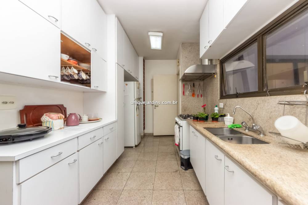 Apartamento à venda na Rua Jesuíno ArrudaItaim Bibi - 999-apartamento-itaim-bibi-sao-paulo-101011-10.jpg