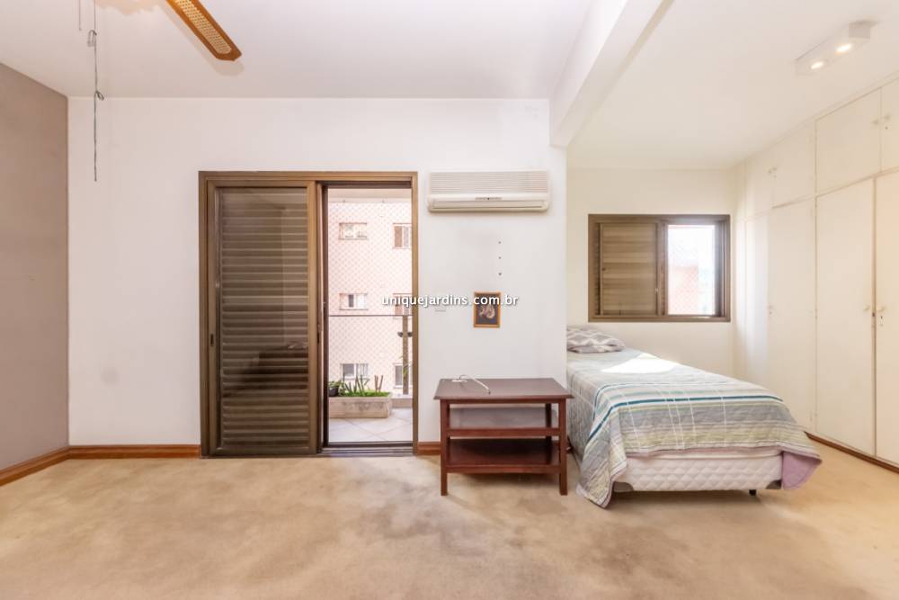 Apartamento à venda na Rua Jesuíno ArrudaItaim Bibi - 999-apartamento-itaim-bibi-sao-paulo-101011-14.jpg