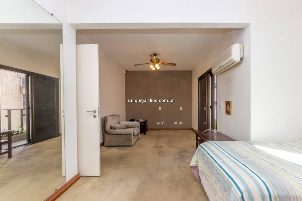 Apartamento à venda na Rua Jesuíno ArrudaItaim Bibi - 999-apartamento-itaim-bibi-sao-paulo-101011-16.jpg