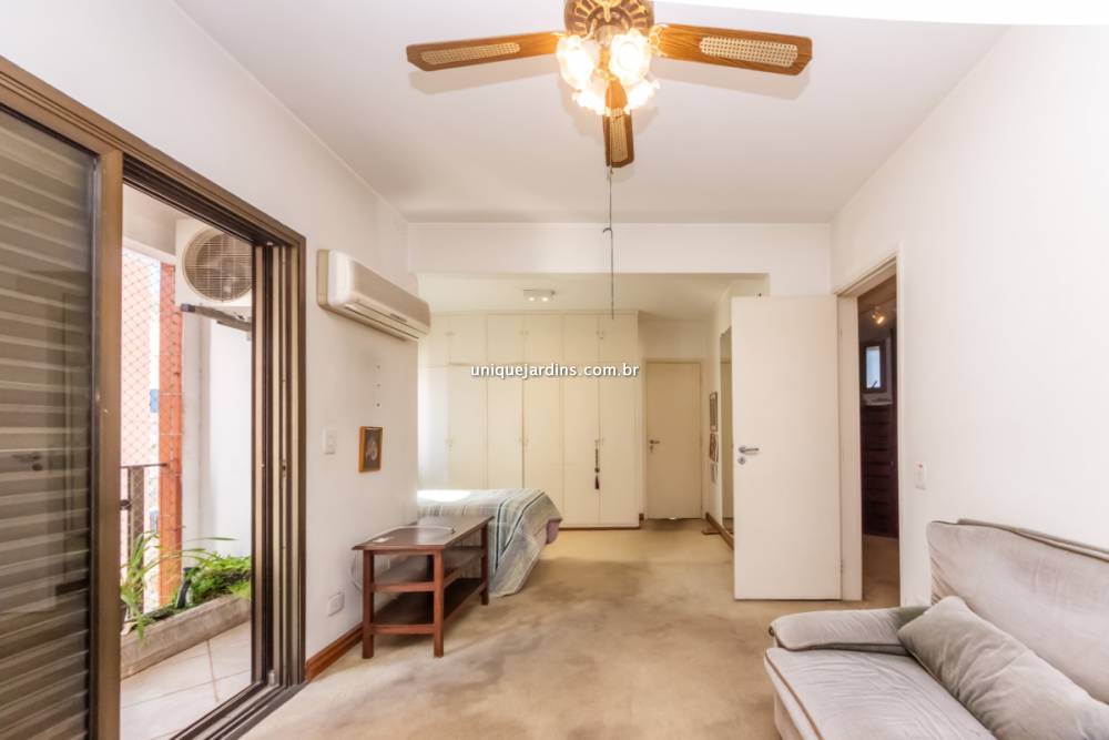 Apartamento à venda na Rua Jesuíno ArrudaItaim Bibi - 999-apartamento-itaim-bibi-sao-paulo-101011-18.jpg