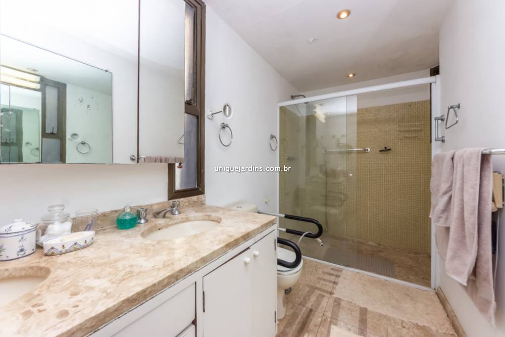 Apartamento à venda na Rua Jesuíno ArrudaItaim Bibi - 999-apartamento-itaim-bibi-sao-paulo-101039-4.jpg