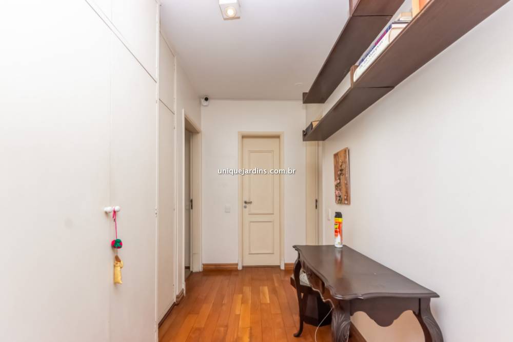 Apartamento à venda na Rua Jesuíno ArrudaItaim Bibi - 999-apartamento-itaim-bibi-sao-paulo-101041-18.jpg