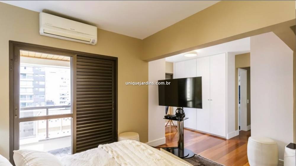 Apartamento à venda na Rua ItacemaItaim Bibi - 999-apartamento-itaim-bibi-sao-paulo-091212-2.jpg