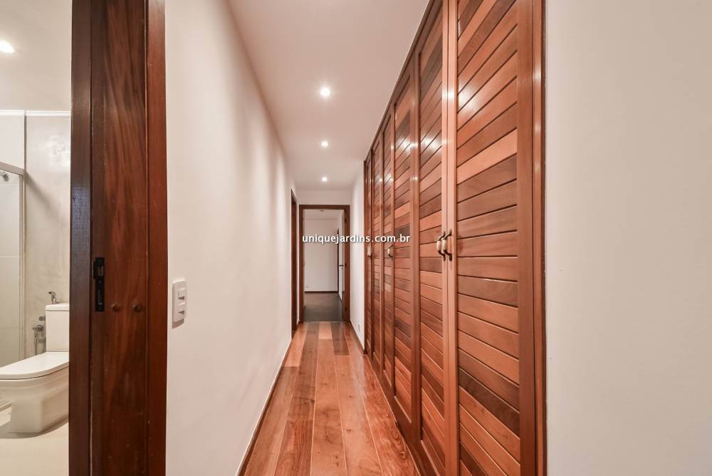 Apartamento à venda na Rua Silva CorreiaVila Nova Conceição - 999-apartamento-vila-nova-conceicao-sao-paulo-113123-1.jpg