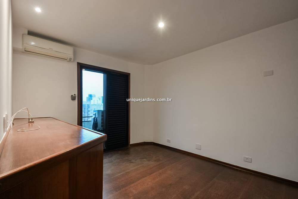 Apartamento à venda na Rua Silva CorreiaVila Nova Conceição - 999-apartamento-vila-nova-conceicao-sao-paulo-113124-6.jpg