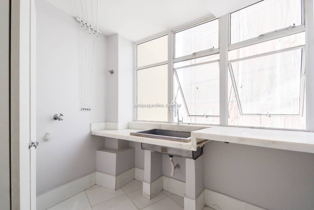 Apartamento à venda na Rua Professor Artur RamosJardim Europa - 999-apartamento-jardim-europa-sao-paulo-140510-1.jpg