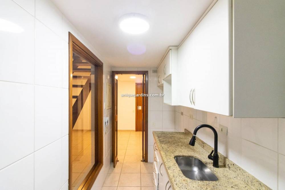 Apartamento à venda na Rua Leopoldo Couto de Magalhães JúniorItaim Bibi - 999-apartamento-itaim-bibi-sao-paulo-082412-1.jpg