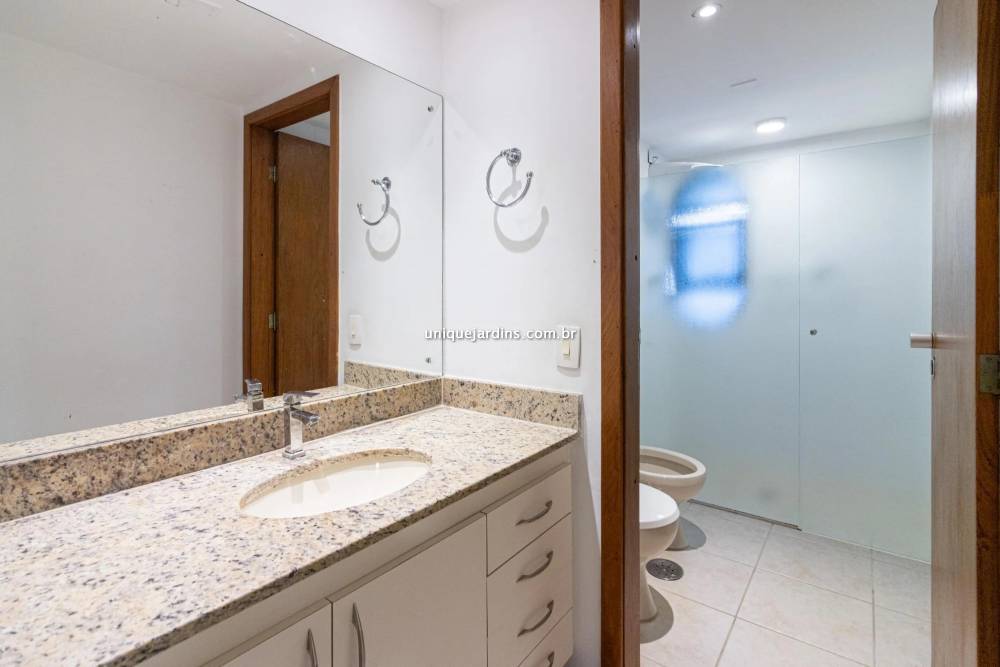 Apartamento à venda na Rua Leopoldo Couto de Magalhães JúniorItaim Bibi - 999-apartamento-itaim-bibi-sao-paulo-082412-3.jpg