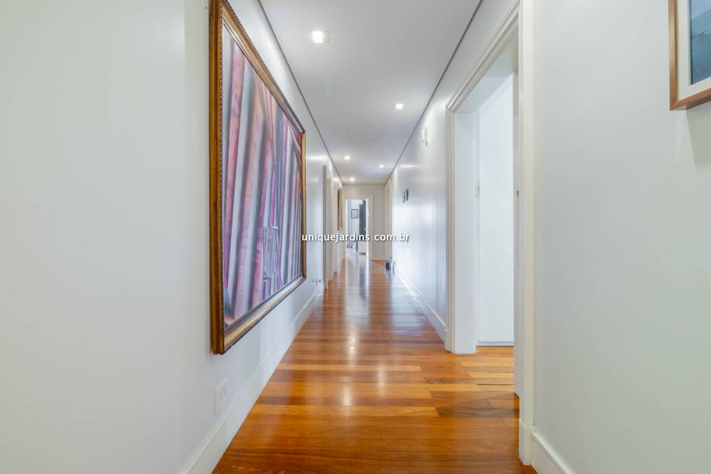 Apartamento à venda na Rua Barão de BocainaHigienópolis - 999-apartamento-higienopolis-sao-paulo-145610-0.jpg