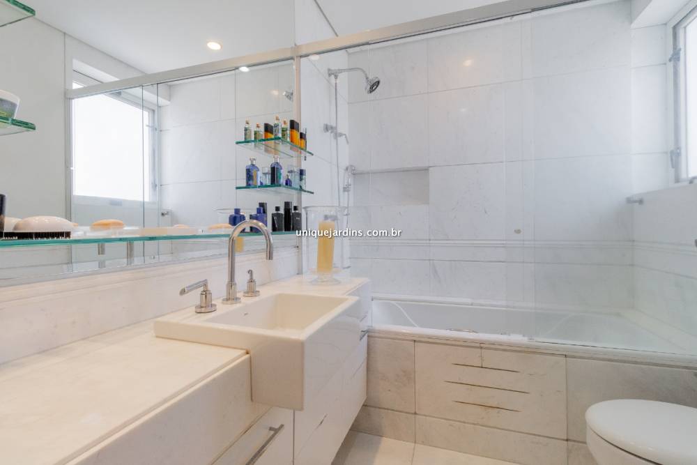 Apartamento à venda na Rua Barão de BocainaHigienópolis - 999-apartamento-higienopolis-sao-paulo-145612-15.jpg