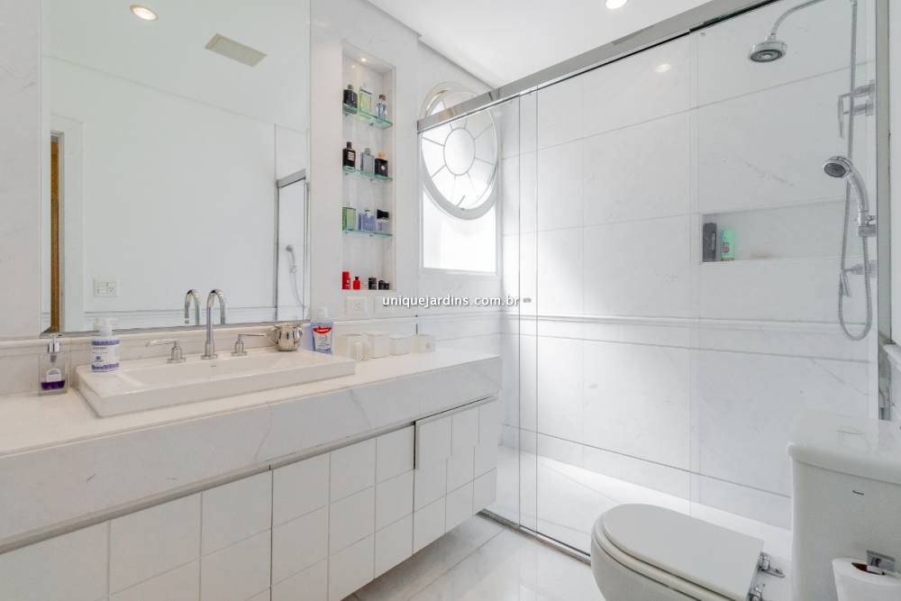 Apartamento à venda na Rua Barão de BocainaHigienópolis - 999-apartamento-higienopolis-sao-paulo-145636-1.jpg