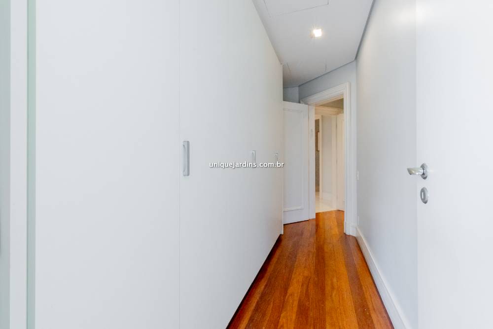 Apartamento à venda na Rua Barão de BocainaHigienópolis - 999-apartamento-higienopolis-sao-paulo-145637-6.jpg