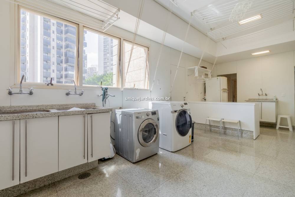 Apartamento à venda na Rua Barão de BocainaHigienópolis - 999-apartamento-higienopolis-sao-paulo-145638-10.jpg