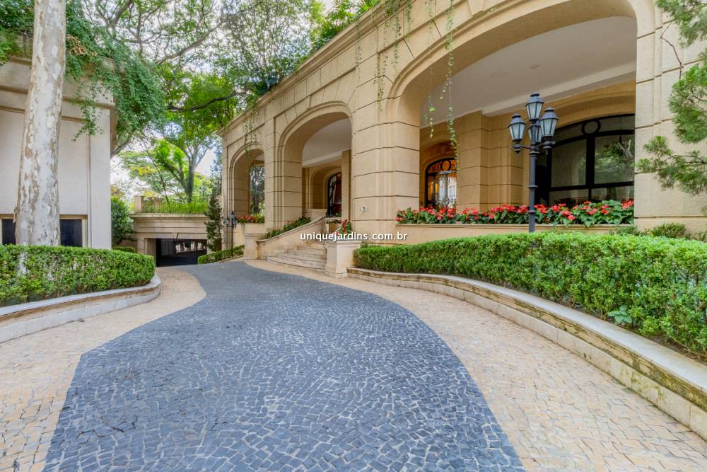 Apartamento à venda na Rua Barão de BocainaHigienópolis - 999-apartamento-higienopolis-sao-paulo-145716-0.jpg