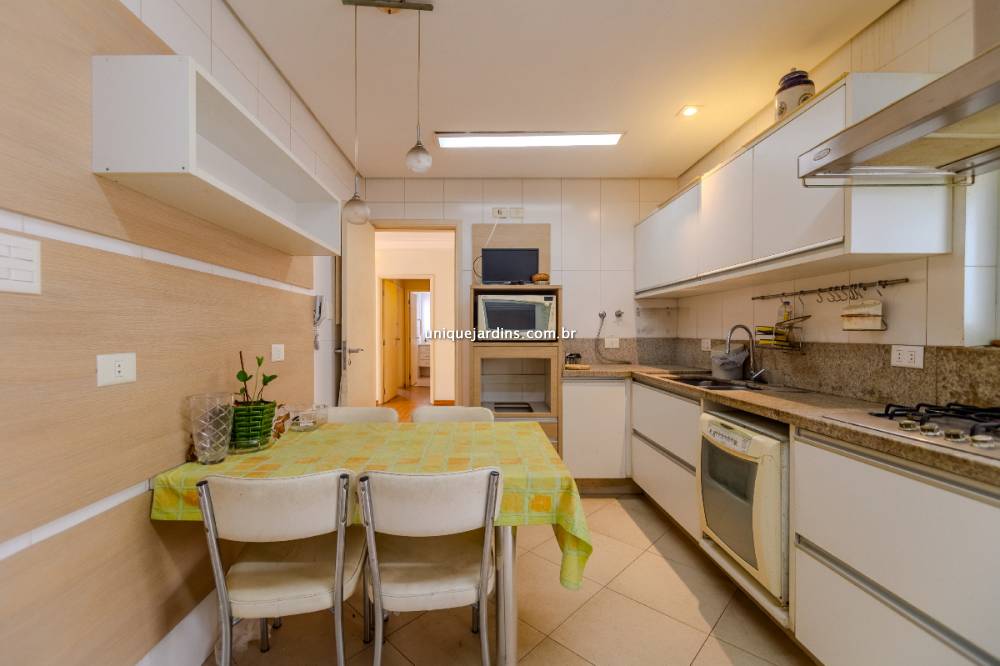 Apartamento à venda na Rua Bandeira PaulistaItaim Bibi - 999-apartamento-itaim-bibi-sao-paulo-100858-12.jpg