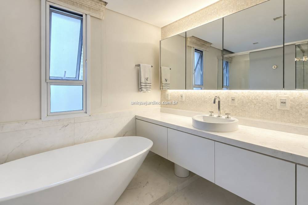 Apartamento à venda na Rua SabujiJardim Europa - 999-apartamento-jardim-europa-sao-paulo-213611-11.jpg