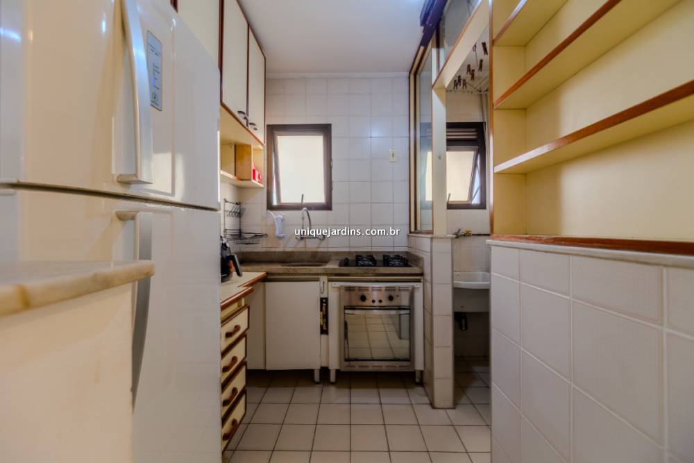 Apartamento à venda na Avenida RouxinolMoema - 999-apartamento-moema-sao-paulo-161131-1.jpg