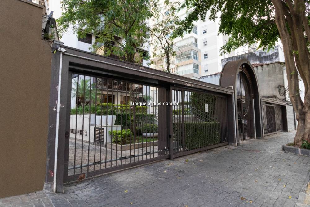 Apartamento à venda na Avenida RouxinolMoema - 999-apartamento-moema-sao-paulo-161157-0.jpg