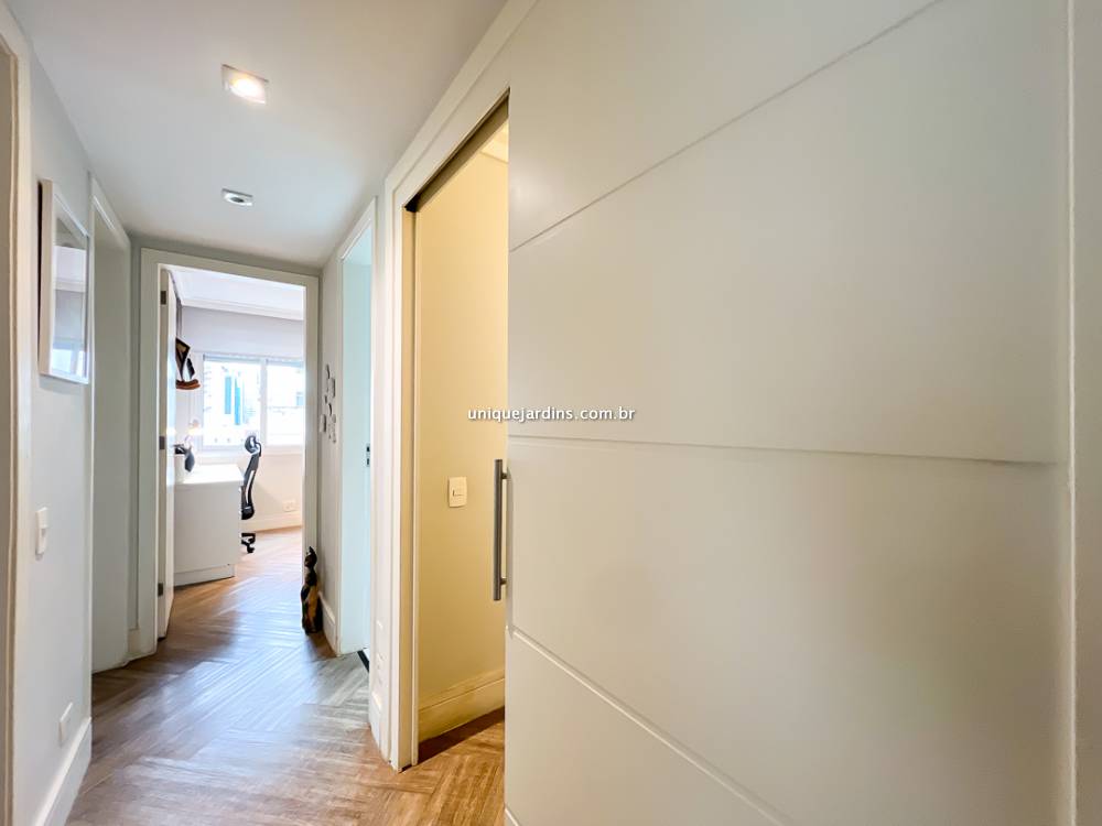 Apartamento à venda na Rua Bueno BrandãoVila Nova Conceição - 999-apartamento-vila-nova-conceicao-sao-paulo-105646-3.jpg