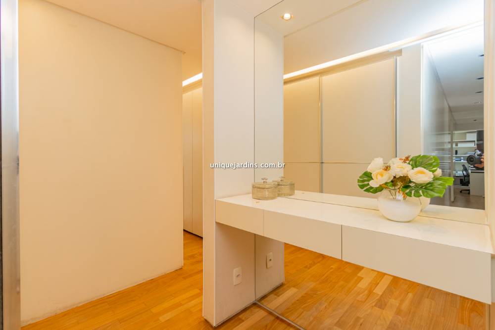 Apartamento à venda na Rua Gabriele D'AnnunzioCampo Belo - 999-apartamento-campo-belo-sao-paulo-114451-0.jpg