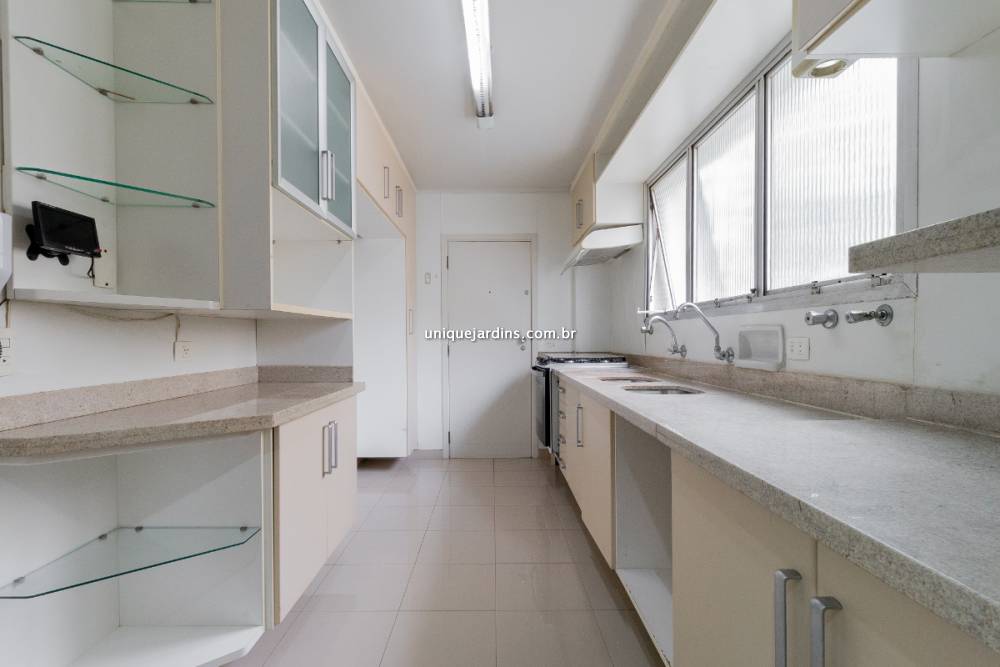 Apartamento à venda na Avenida MacucoMoema - 999-apartamento-moema-sao-paulo-113838-0.jpg