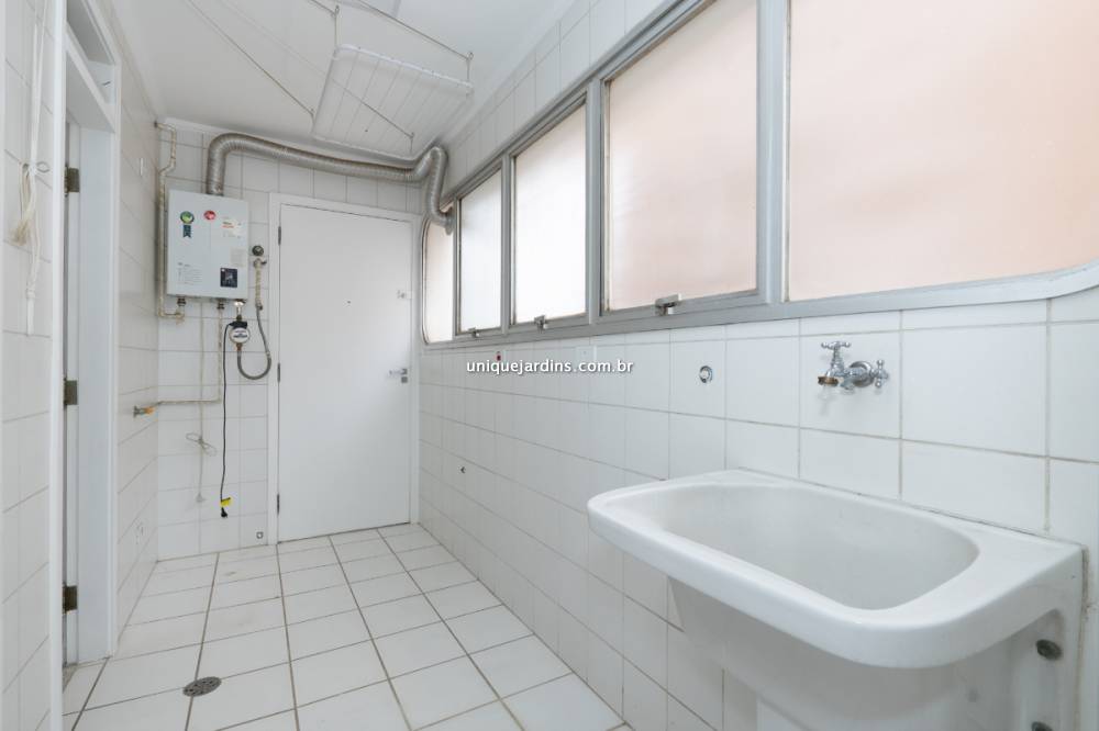 Apartamento à venda na Rua Pedroso AlvarengaItaim Bibi - 999-apartamento-itaim-bibi-sao-paulo-214205-5.jpg