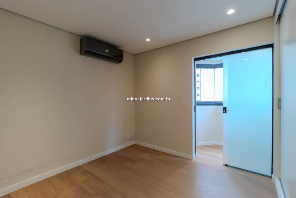 Apartamento à venda na Rua HelenaVila Olímpia - 999-apartamento-vila-olimpia-sao-paulo-121410-4.jpg