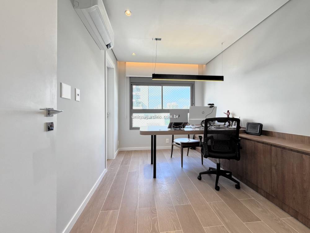 Apartamento à venda na Rua LaplaceCampo Belo - 999-apartamento-campo-belo-sao-paulo-132310-0.jpg