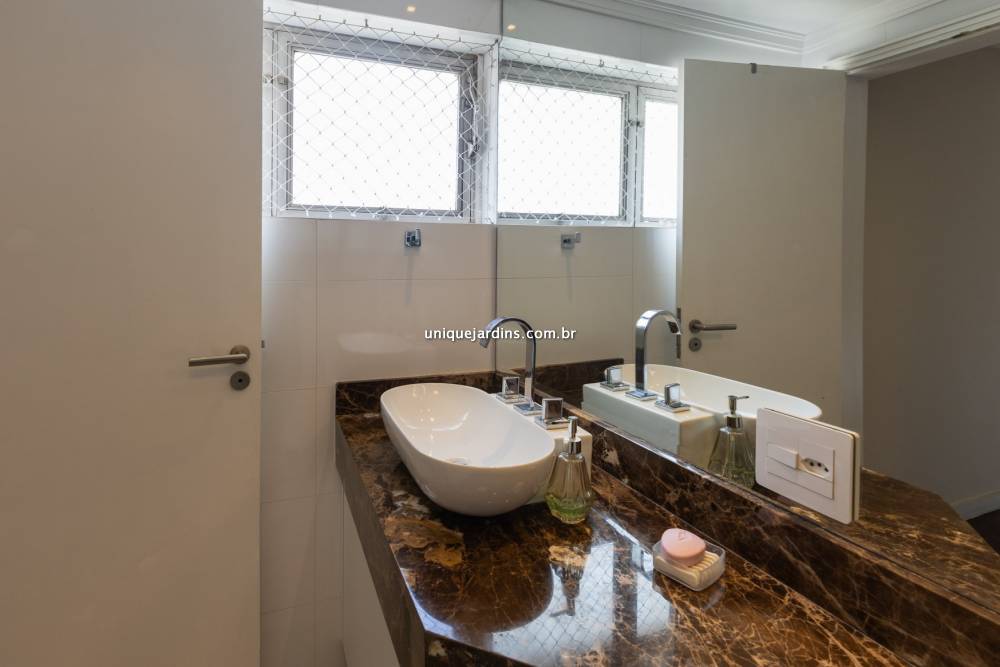 Apartamento à venda na Rua Doutor Veiga FilhoHigienópolis - 999-apartamento-higienopolis-sao-paulo-113434-1.jpg