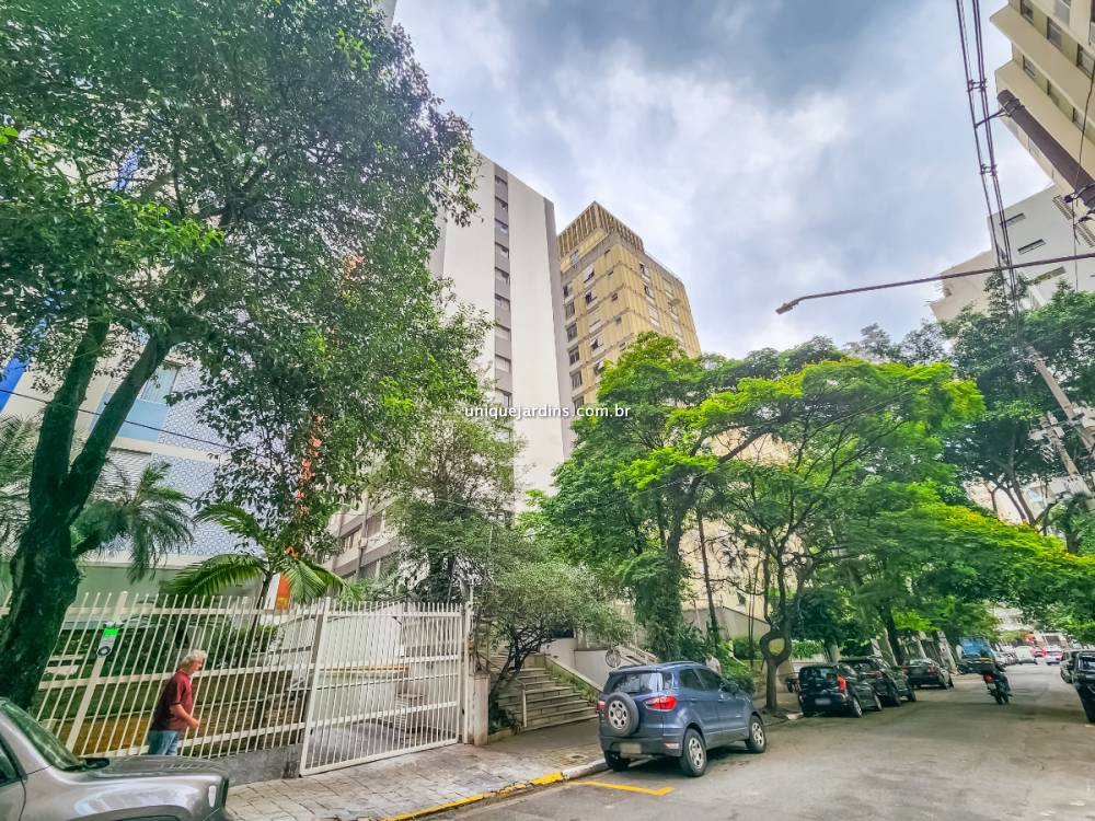 Apartamento à venda na Rua ItacemaItaim Bibi - 999-apartamento-itaim-bibi-sao-paulo-144424-4.jpg
