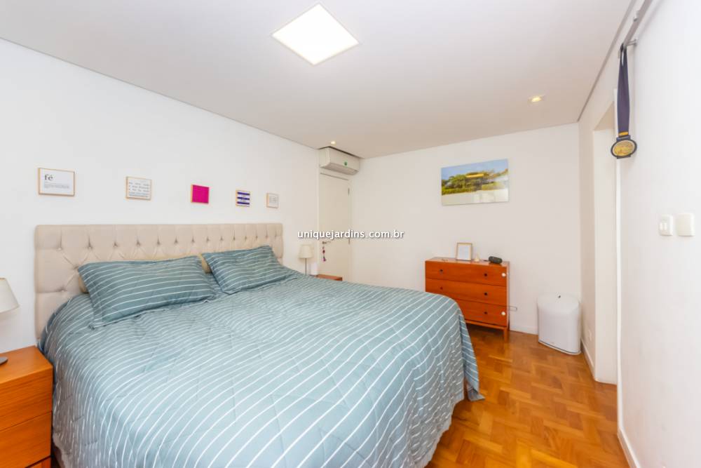 Apartamento à venda na Rua ItacemaItaim Bibi - 999-apartamento-itaim-bibi-sao-paulo-144502-13.jpg