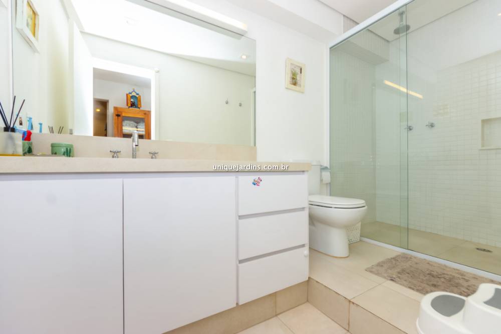 Apartamento à venda na Rua ItacemaItaim Bibi - 999-apartamento-itaim-bibi-sao-paulo-144503-19.jpg