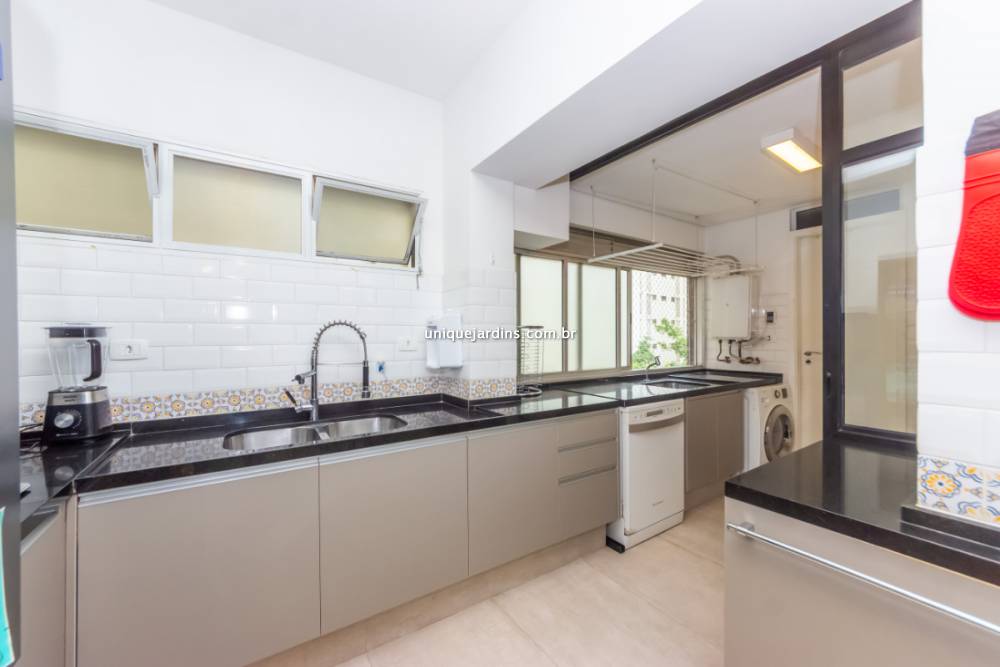 Apartamento à venda na Rua ItacemaItaim Bibi - 999-apartamento-itaim-bibi-sao-paulo-144622-1.jpg